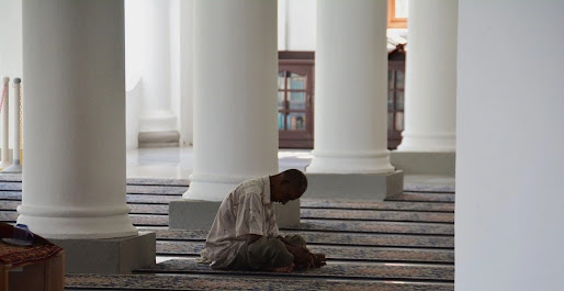 The Importance of Remaining Silent and Limiting Socialising — AhleDhikr Institute